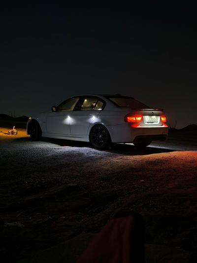 BMW 320i — 2