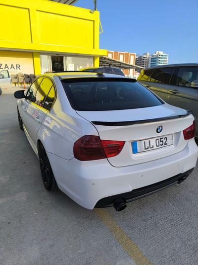 BMW 320i — 4