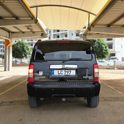 Dodge Nitro — 4