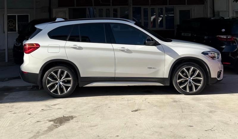 BMW X1 — 1/10