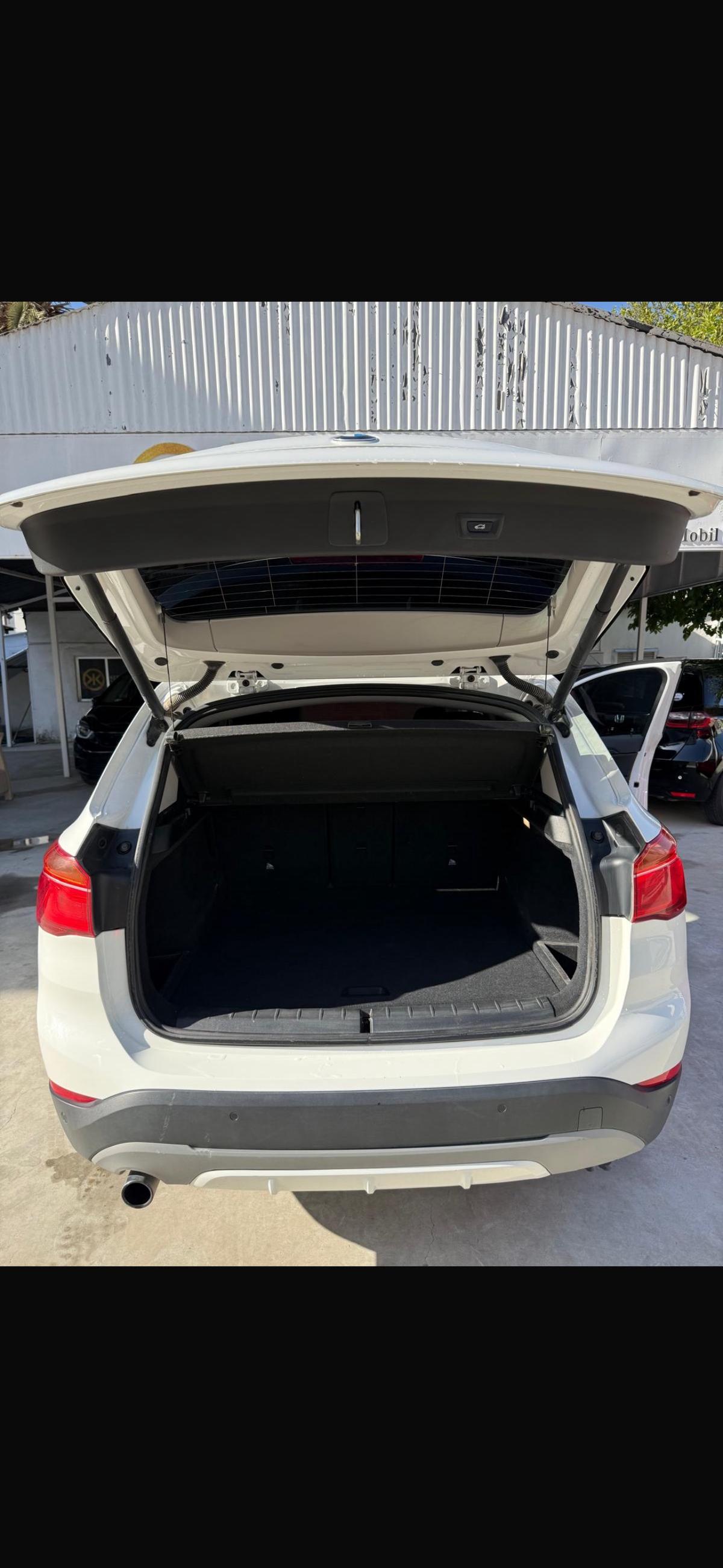 2016 BMW X1 8