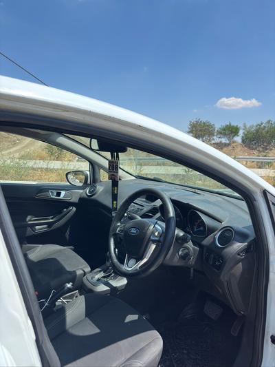 Ford Fiesta — 6