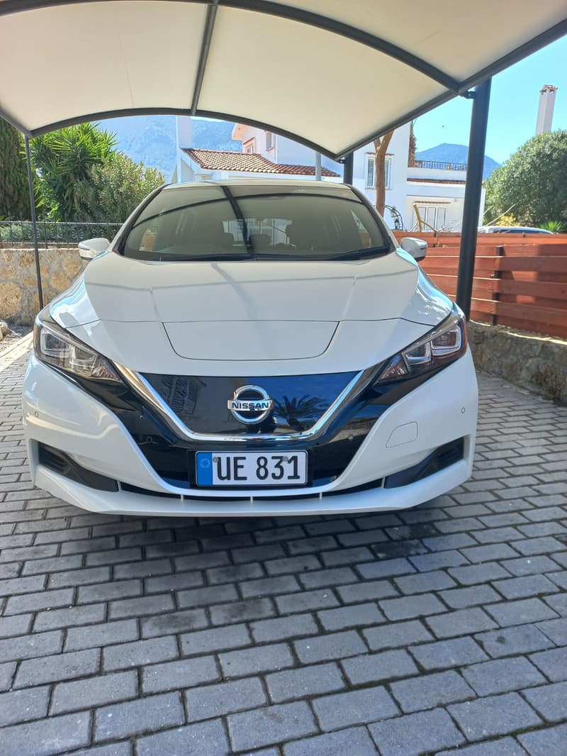 Nissan Leaf — 1/7