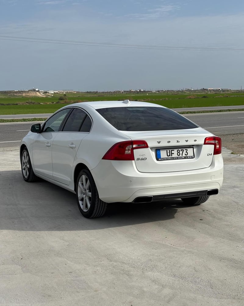 Volvo S60 — 3