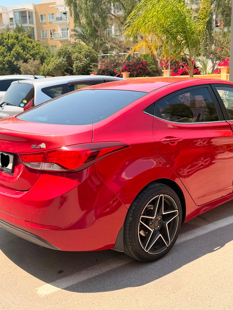 Hyundai Elantra — 7