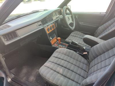 Mercedes-Benz 190 E — 5