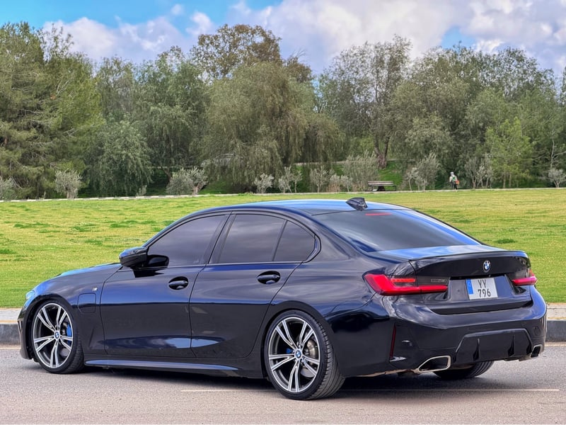 BMW 330e — 3