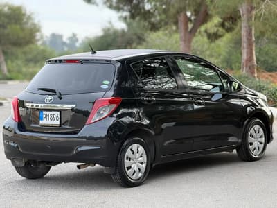 Toyota Vitz — 4