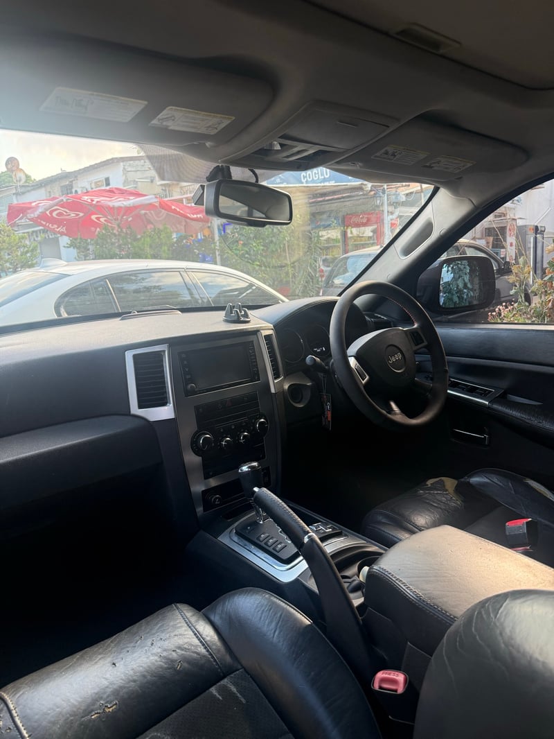 Jeep Grand Cherokee — 4
