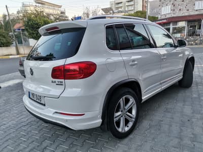 Volkswagen Tiguan — 2