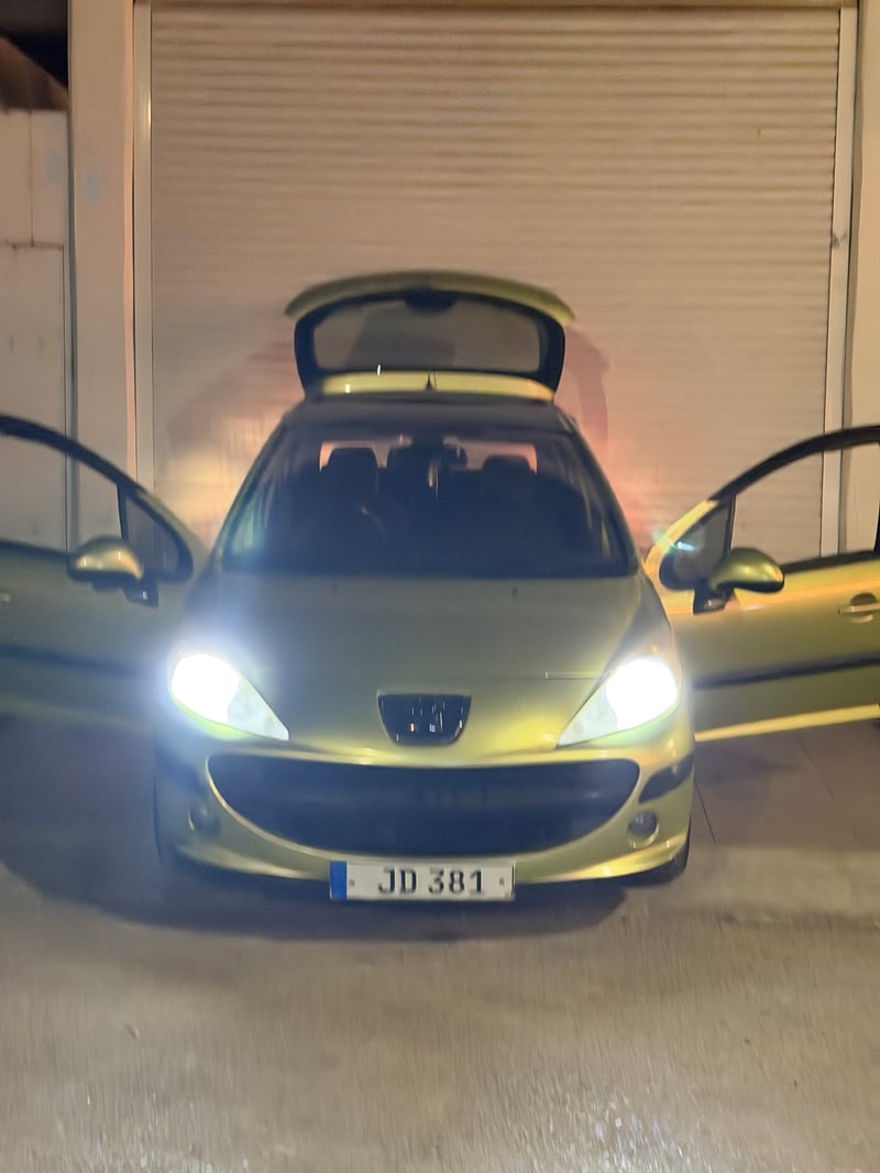 Peugeot 207 — 1
