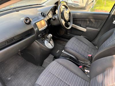 Mazda Demio — 6