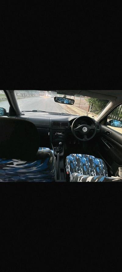 Volkswagen Golf — 3