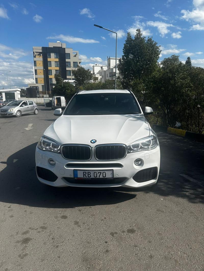 BMW X5 — 1/9