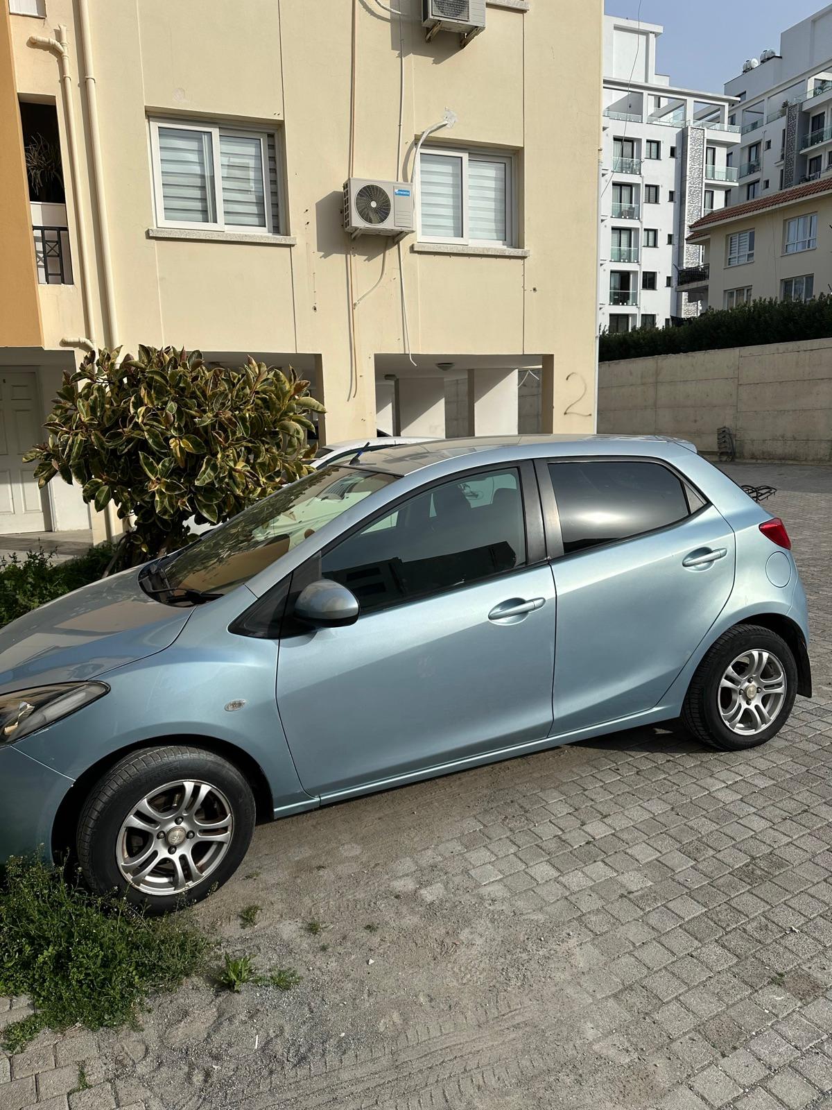 2010 Mazda Demio 6