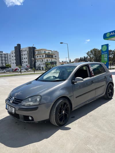 Volkswagen Golf — 3