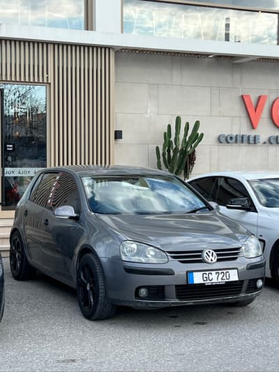 Volkswagen Golf — 5