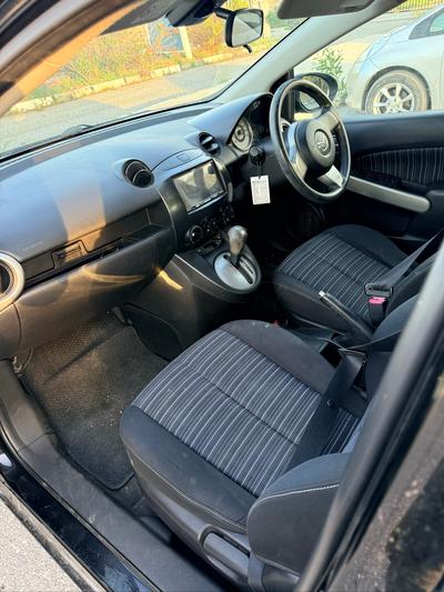 Mazda Demio — 4