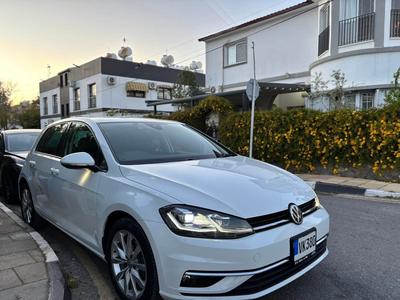 Volkswagen Golf — 3
