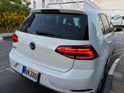 Volkswagen Golf — 4