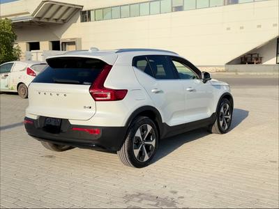 Volvo XC40 — 4