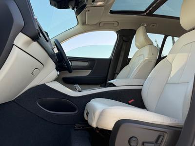 Volvo XC40 — 9