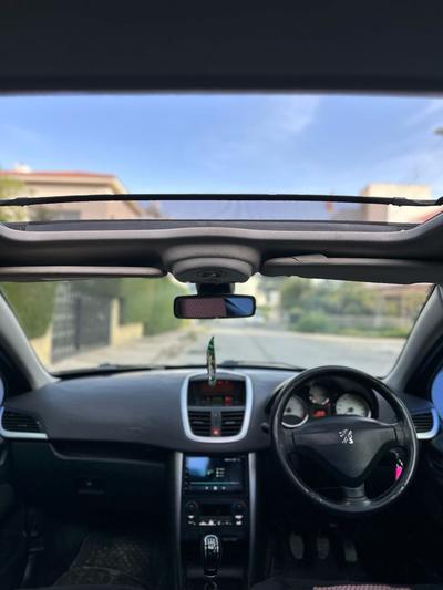 Peugeot 207 — 7