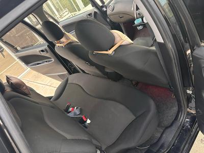 Mitsubishi Colt — 4
