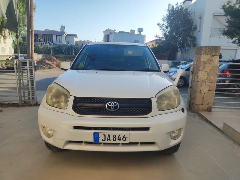 Toyota RAV4 — 1