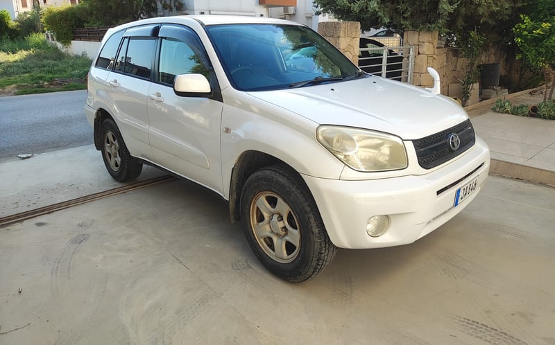 Toyota RAV4 — 3