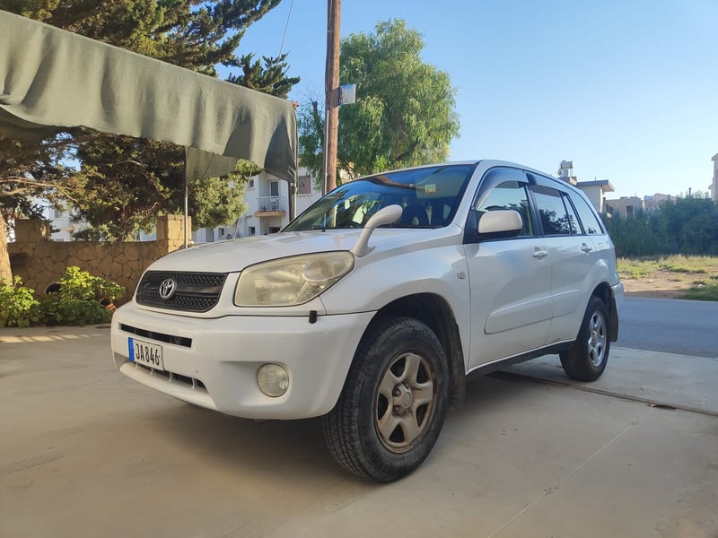 Toyota RAV4 — 4
