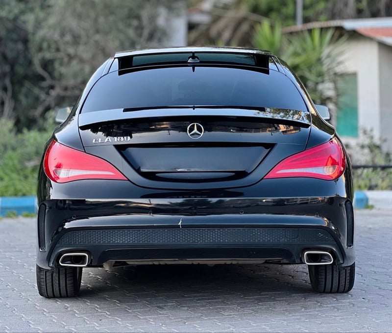 Mercedes-Benz CLA 180 — 10