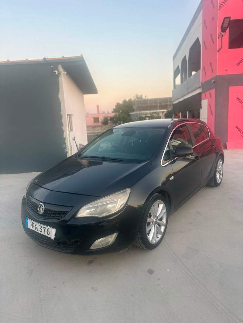 Opel Astra — 1/5