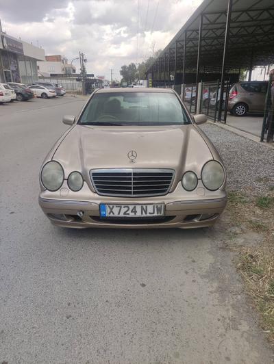 2000 Mercedes-Benz E 200