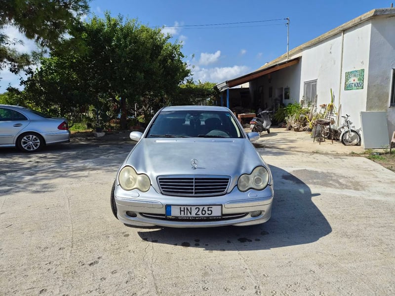 Mercedes-Benz C 220