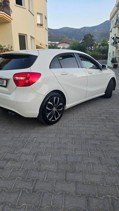 Mercedes-Benz A 180 — 9