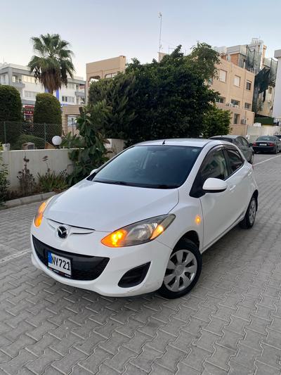 Mazda Demio — 3