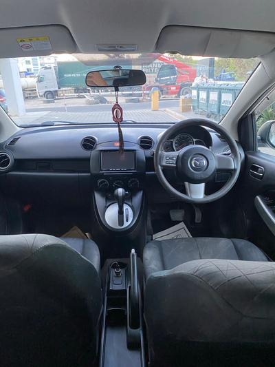 Mazda Demio — 7