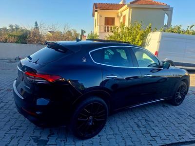 Maserati Levante — 4