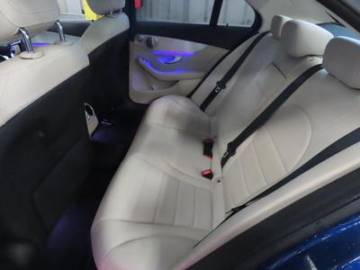 Mercedes-Benz C 220d — 10