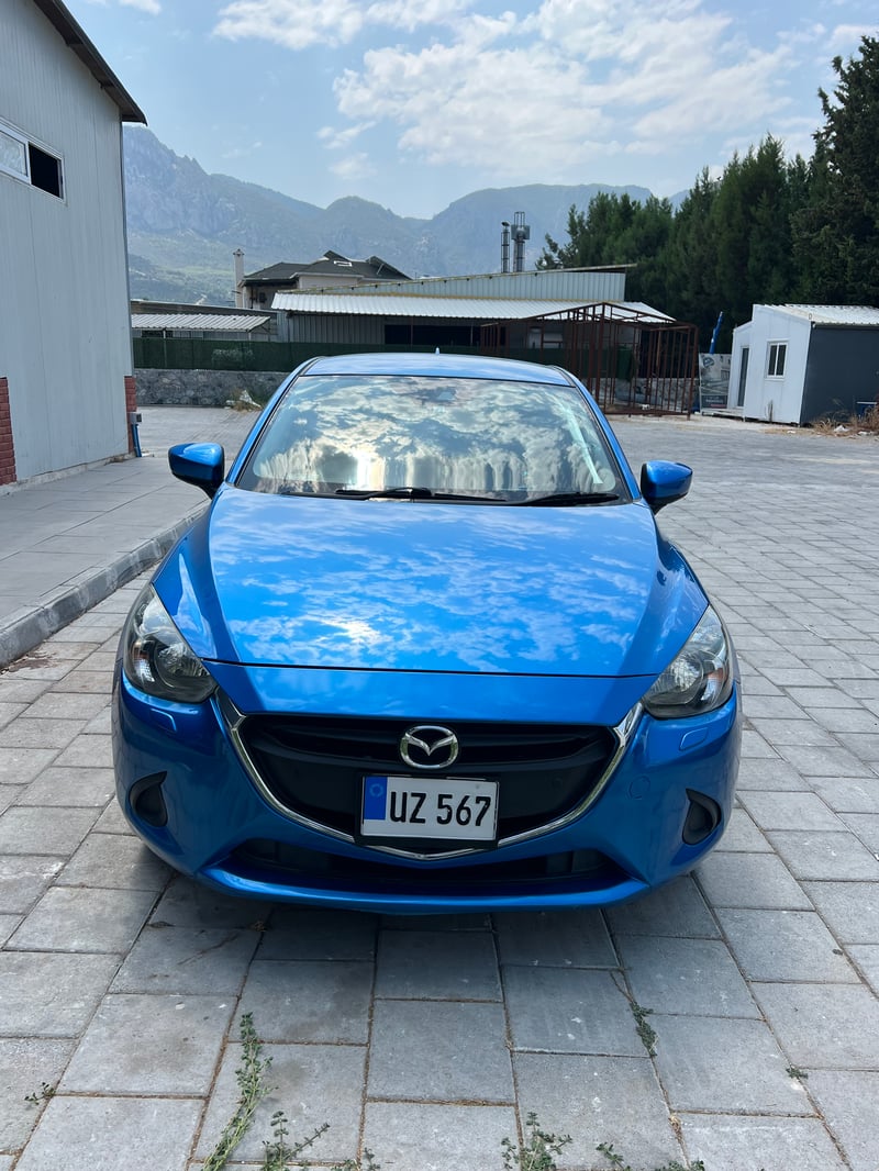 Mazda Demio — 1