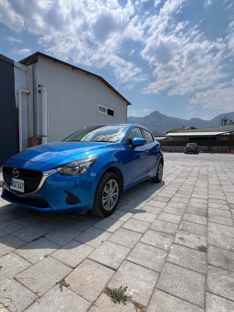 Mazda Demio — 3