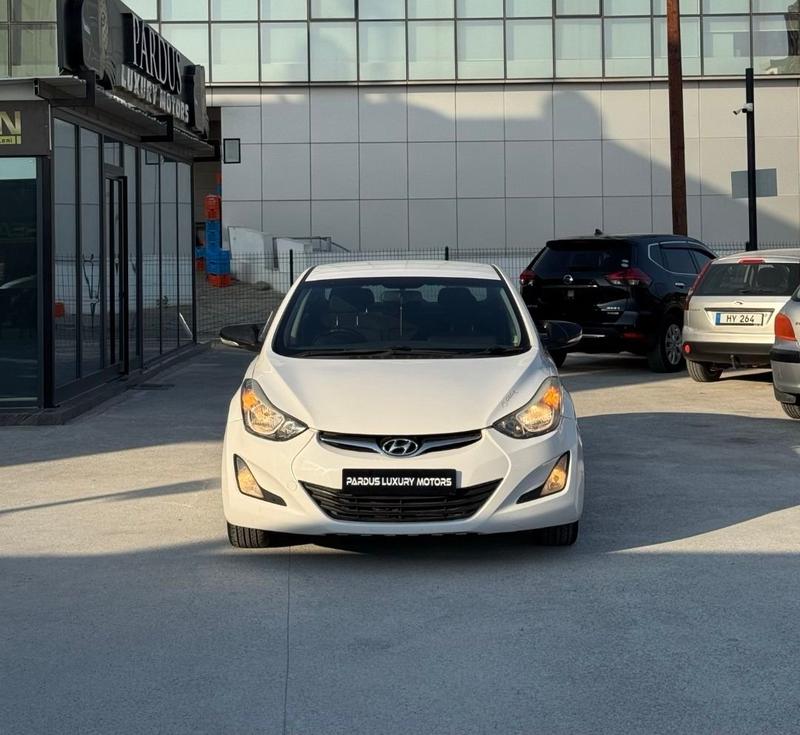 Hyundai Elantra — 1/7