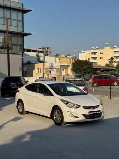 Hyundai Elantra — 3
