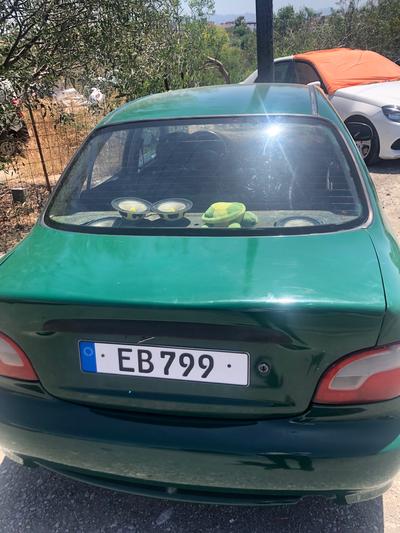 Hyundai Accent — 3