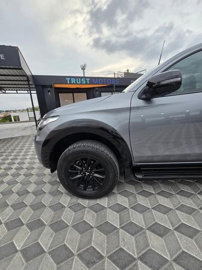Mitsubishi L200 — 10