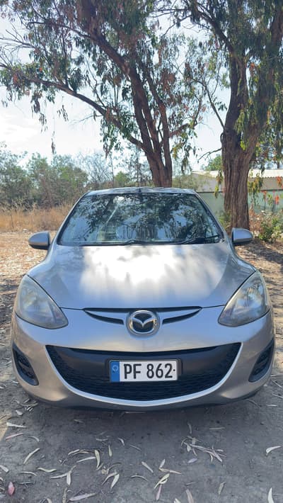 Mazda Demio — 4