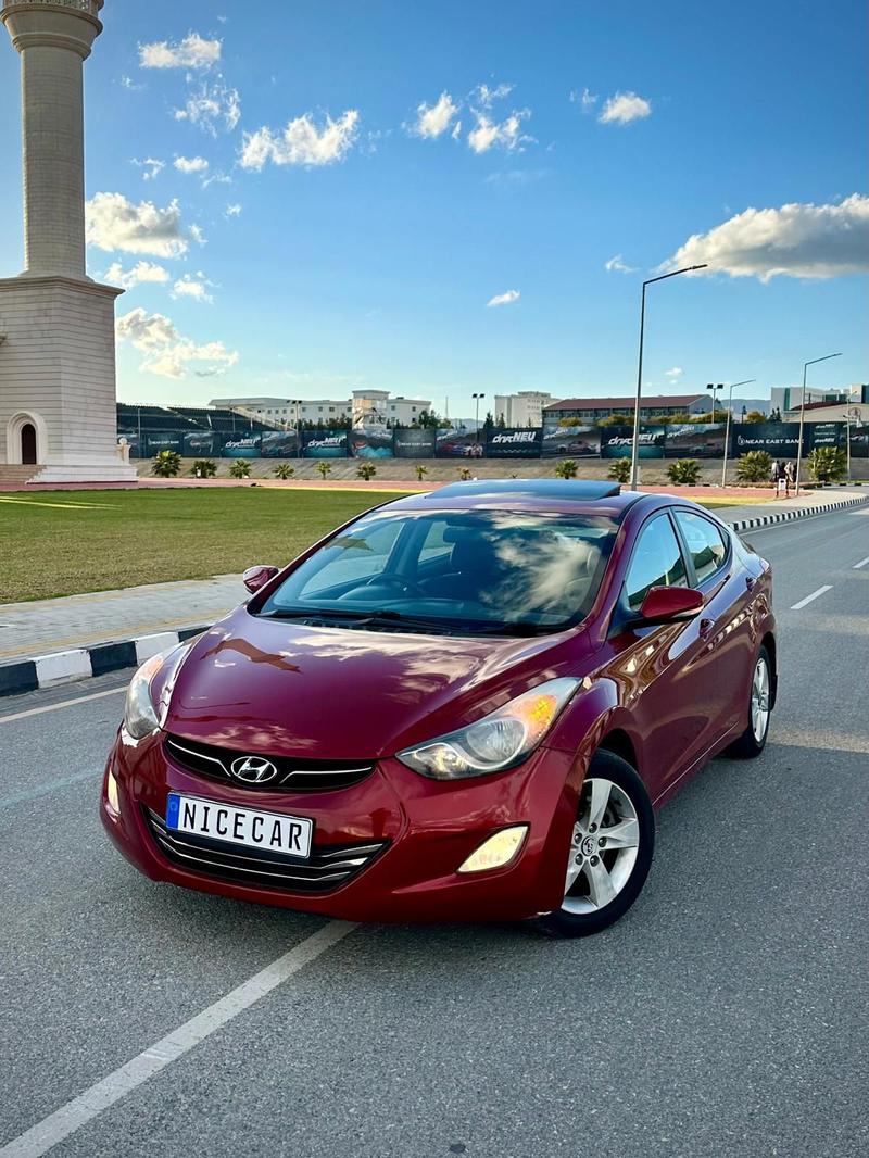 Hyundai Elantra — 1/5