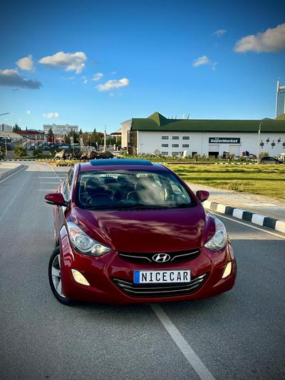 Hyundai Elantra — 3