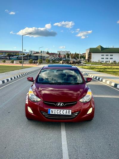 Hyundai Elantra — 5